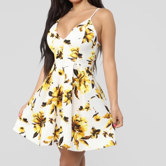 Fashion Nova summer dress date night outdoor event sexy cute pretty xs - Picture 2 of 5